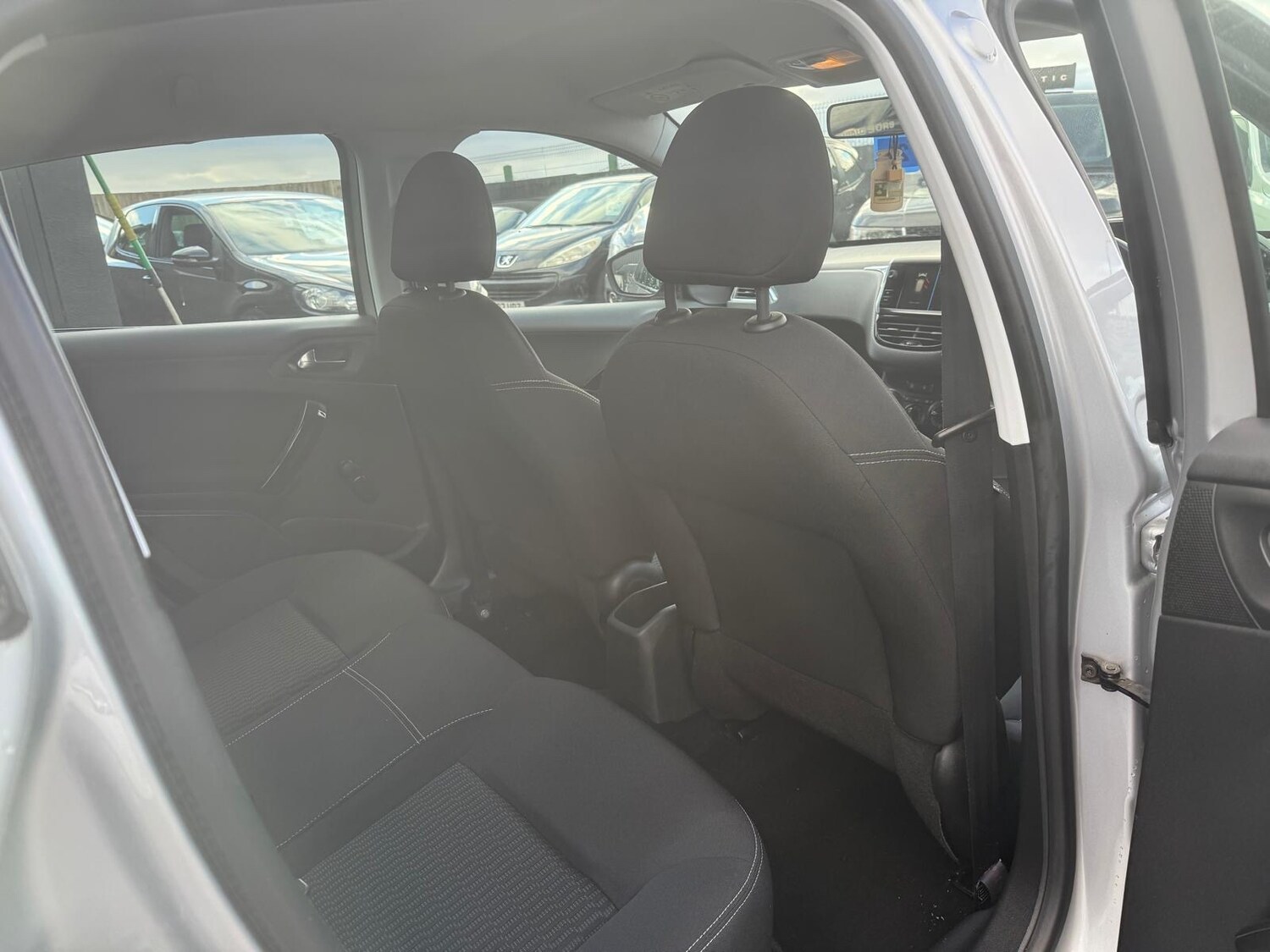 Used Peugeot 208 2018 for sale - 76402045: Photo 9