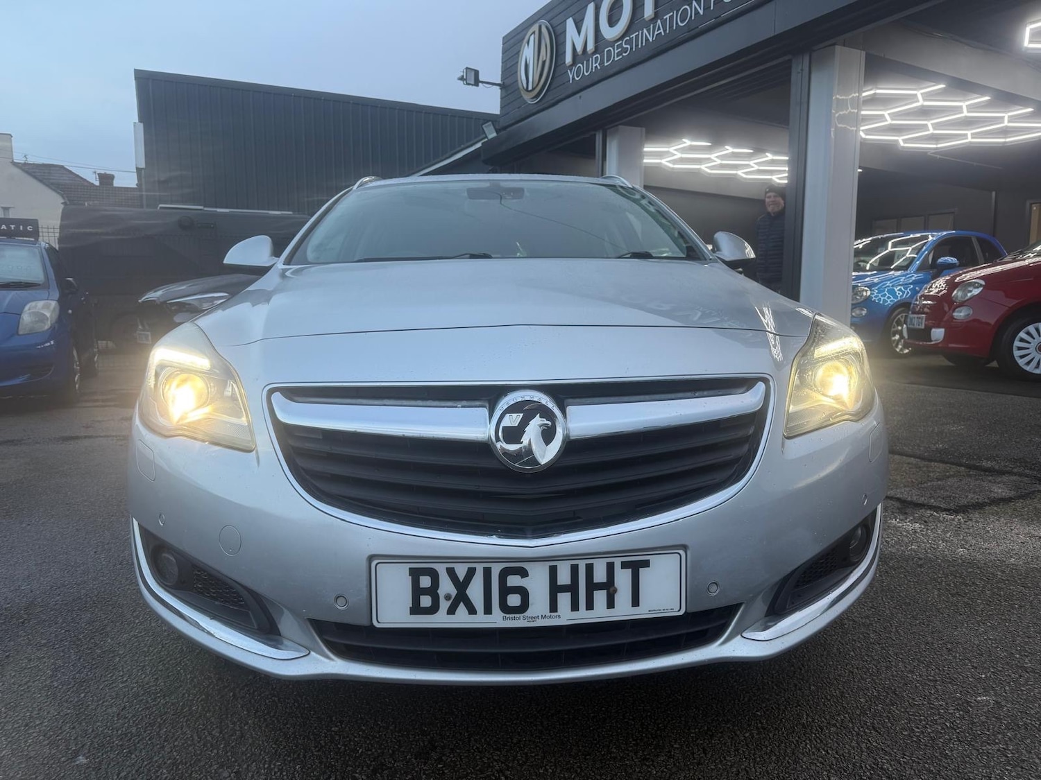 Used Vauxhall Insignia 2016 for sale - 76780452: Photo 2