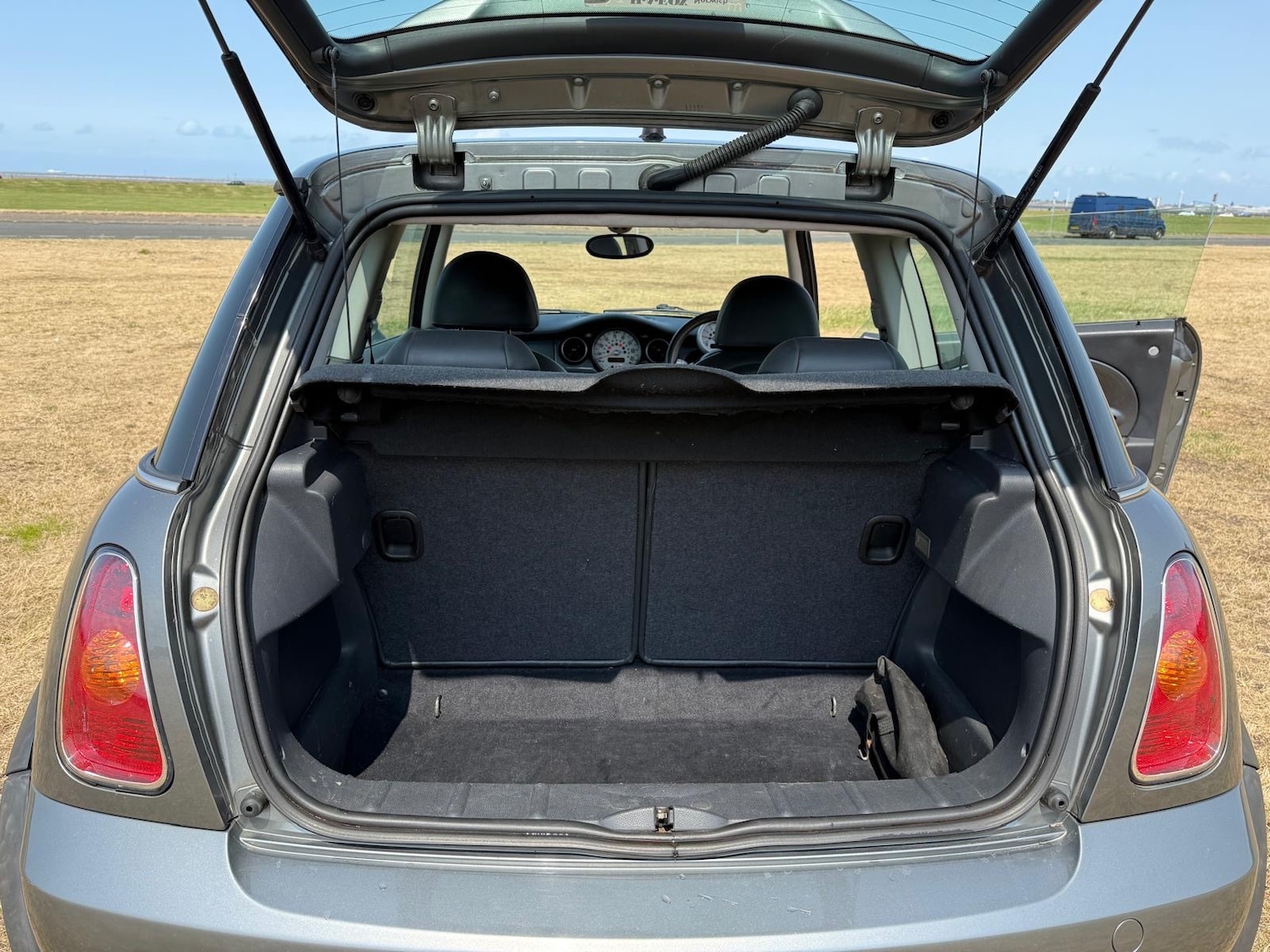 Used MINI Hatch 2004 for sale - 76402494: Photo 5