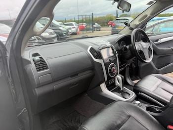 Used Isuzu D-Max 2018 for sale - 76402935: Photo