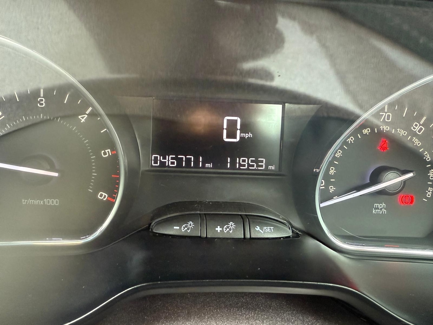 Used Peugeot 2008 2015 for sale - 77090192: Photo 14