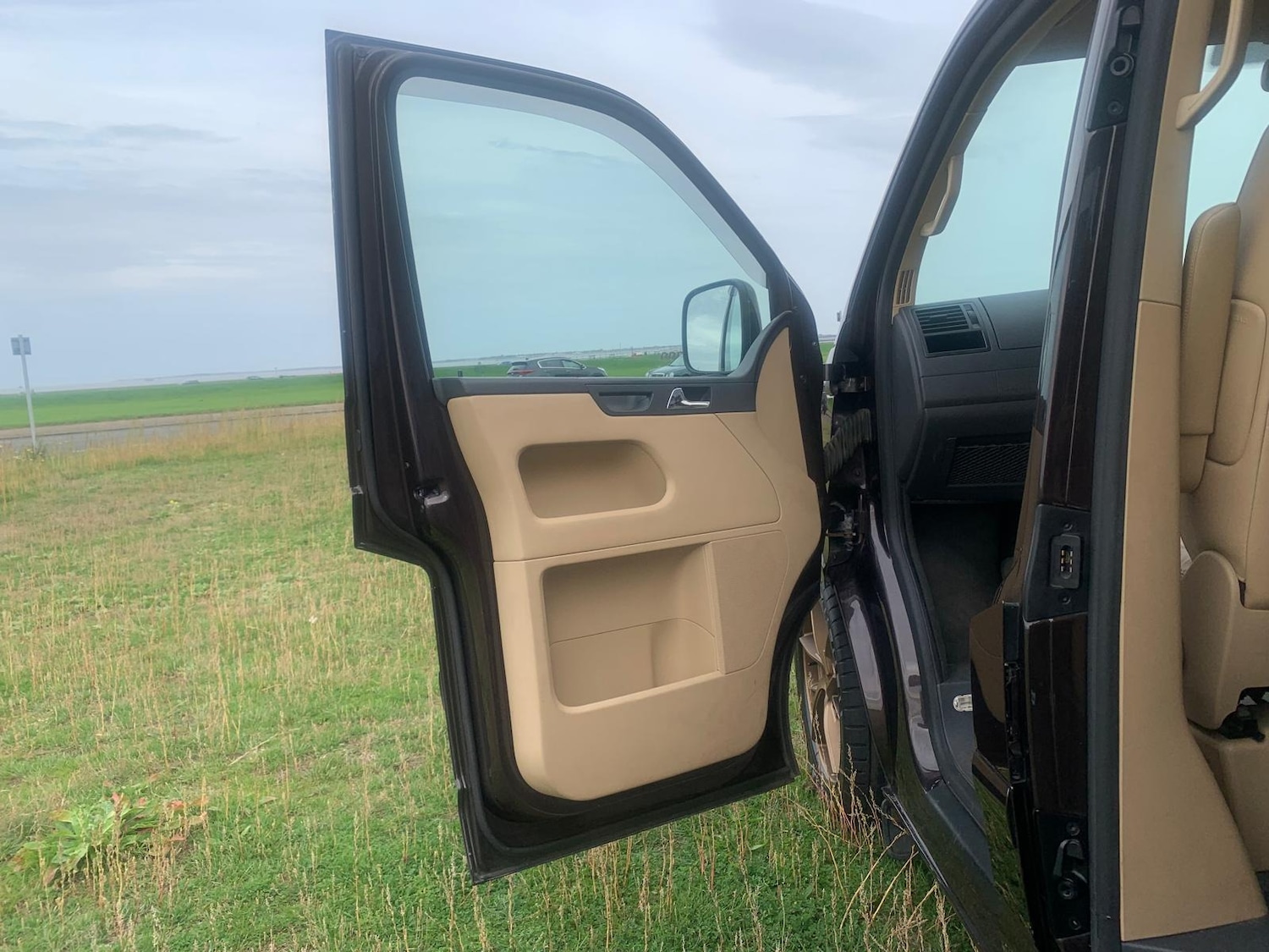 Used Volkswagen Caravelle 2009 for sale - 76526138: Photo 42