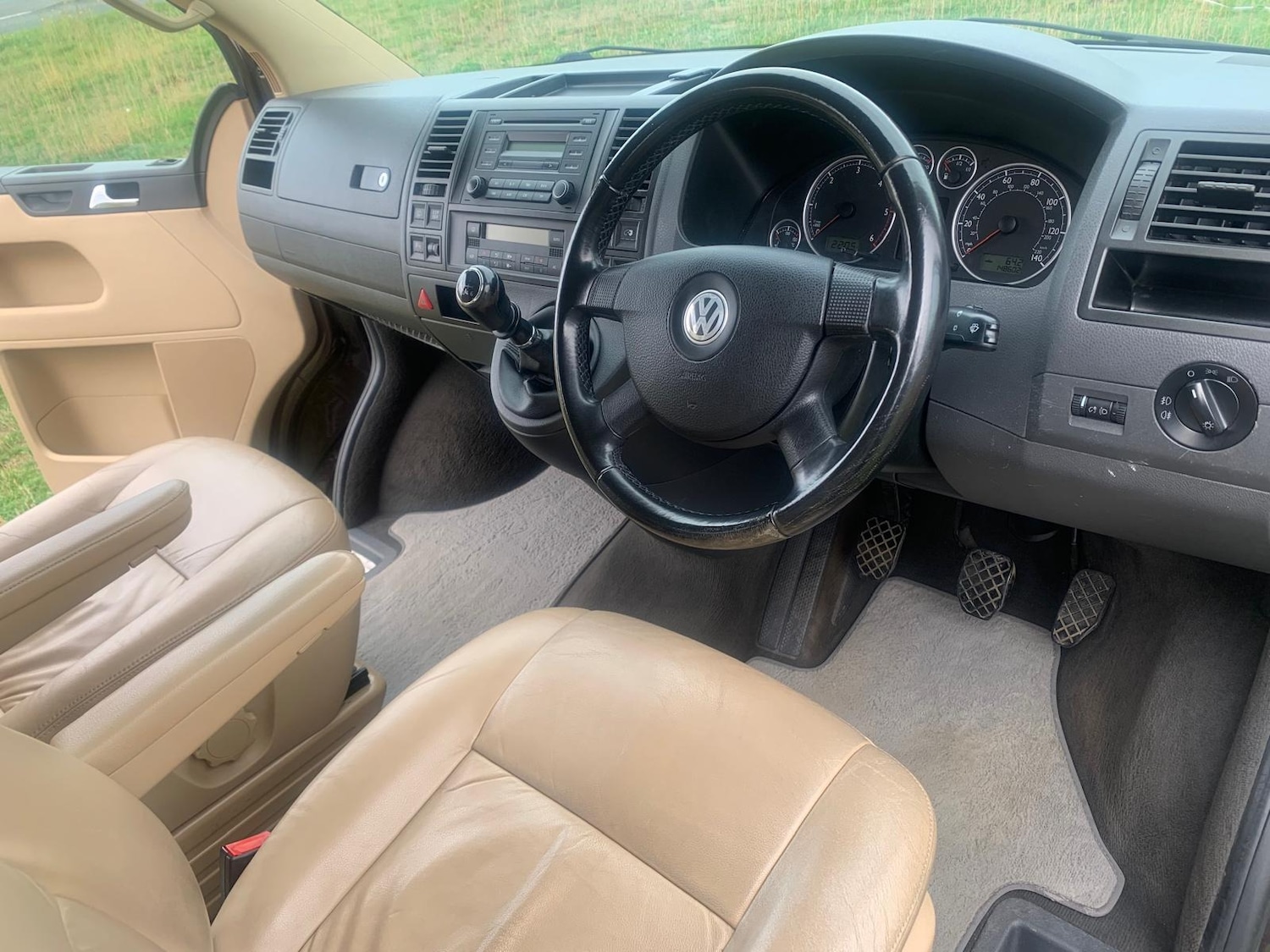 Used Volkswagen Caravelle 2009 for sale - 76526138: Photo 47