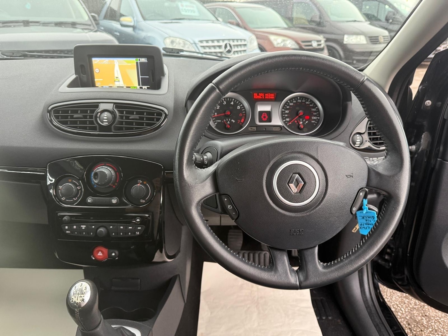 Used Renault Clio 2012 for sale - 76402042: Photo 17