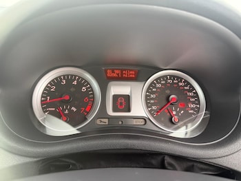 Used Renault Clio 2012 for sale - 76402042: Photo