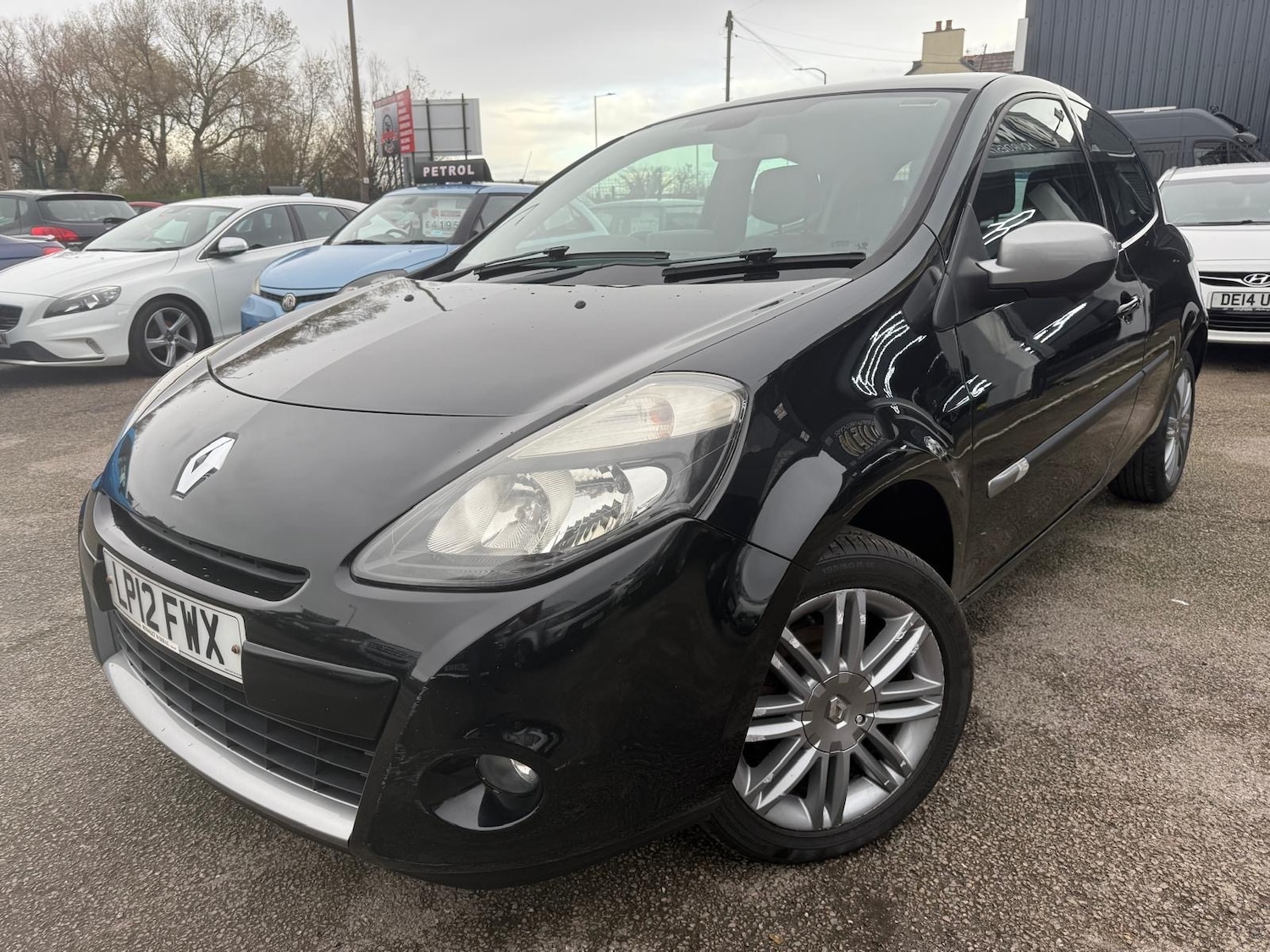 Used Renault Clio 2012 for sale - 76402042: Photo 4