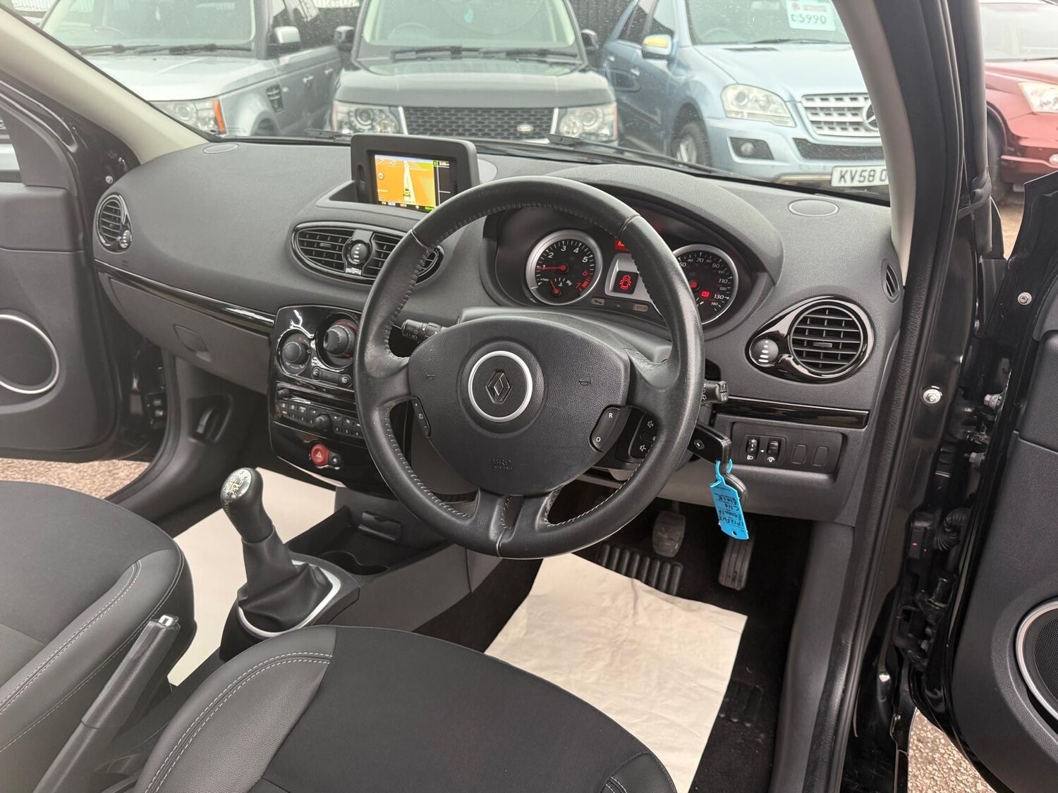 Used Renault Clio 2012 for sale - 76402042: Photo 6