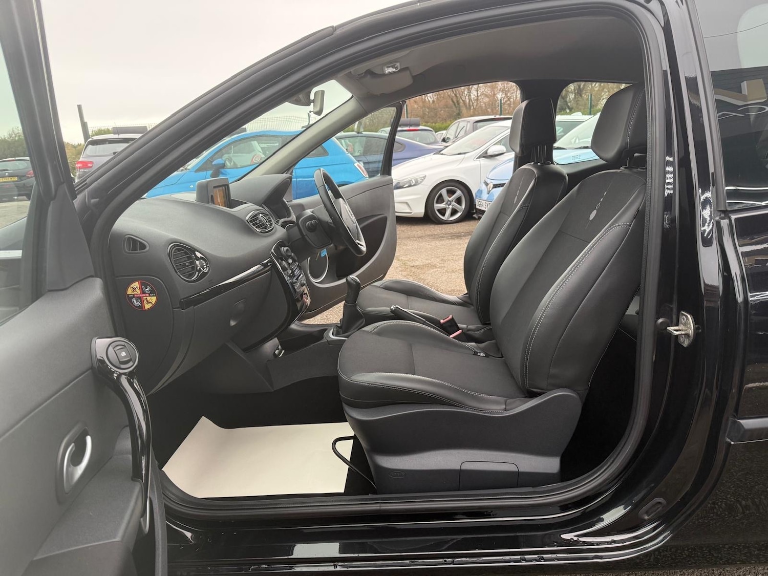 Used Renault Clio 2012 for sale - 76402042: Photo 8