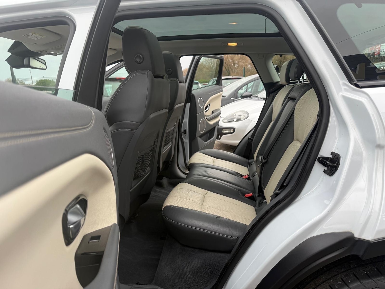 Used Land Rover Range Rover Evoque 2015 for sale - 76467498: Photo 15