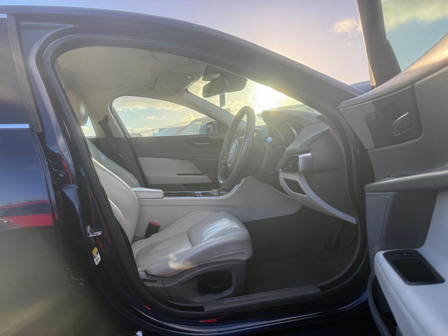 Used Jaguar XE 2015 for sale - 77104542: Photo 14