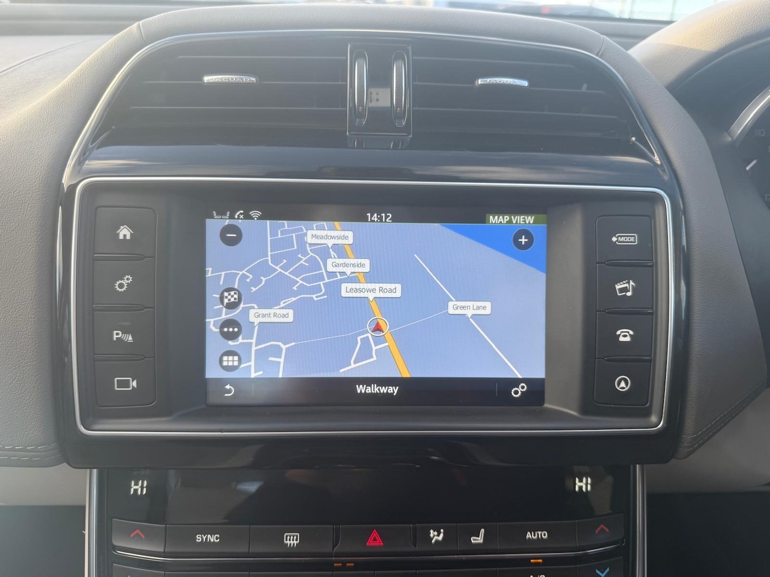 Used Jaguar XE 2015 for sale - 77104542: Photo 24