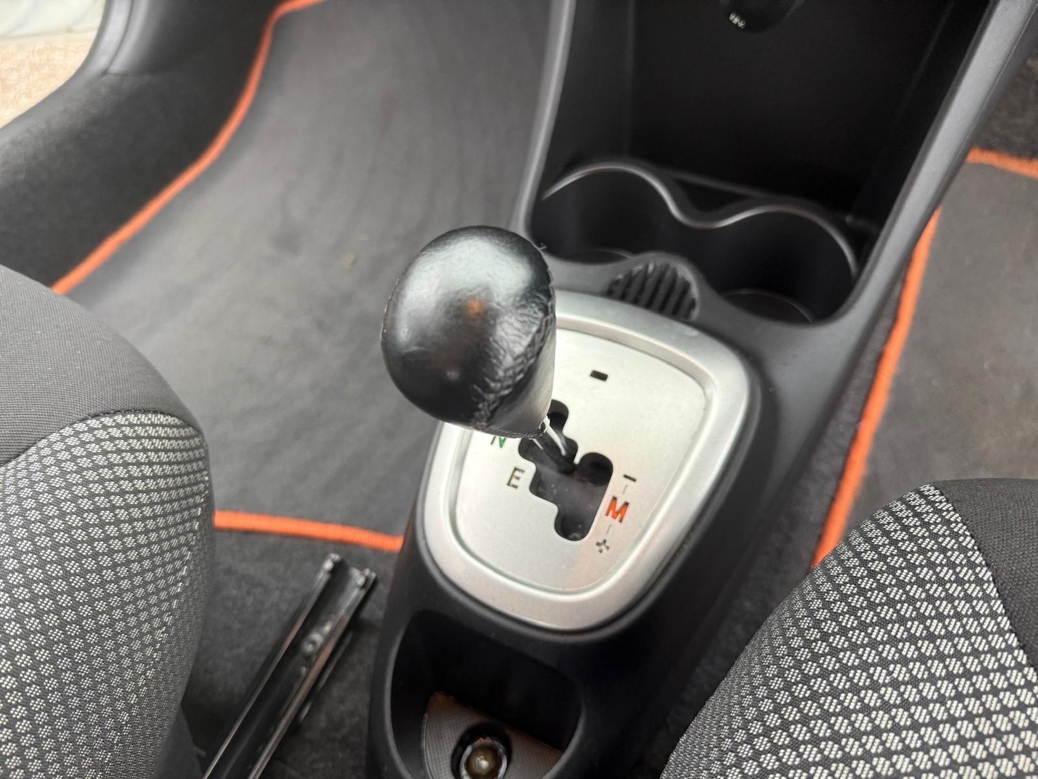 Used Toyota AYGO 2012 for sale - 76402747: Photo 11