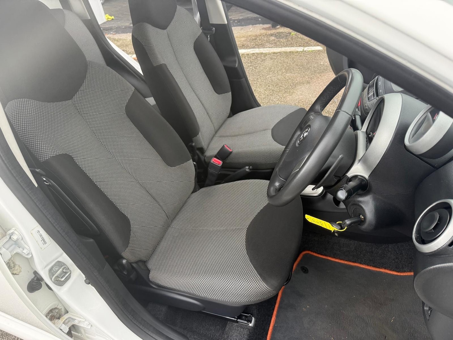 Used Toyota AYGO 2012 for sale - 76402747: Photo 14