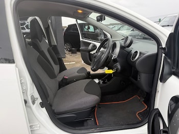 Used Toyota AYGO 2012 for sale - 76402747: Photo