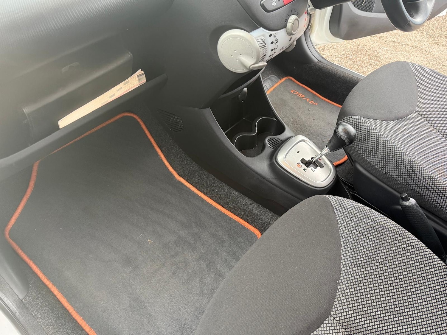 Used Toyota AYGO 2012 for sale - 76402747: Photo 7