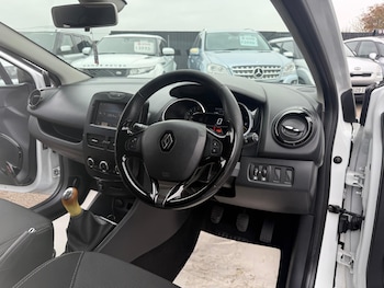 Used Renault Clio 2014 for sale - 76402873: Photo
