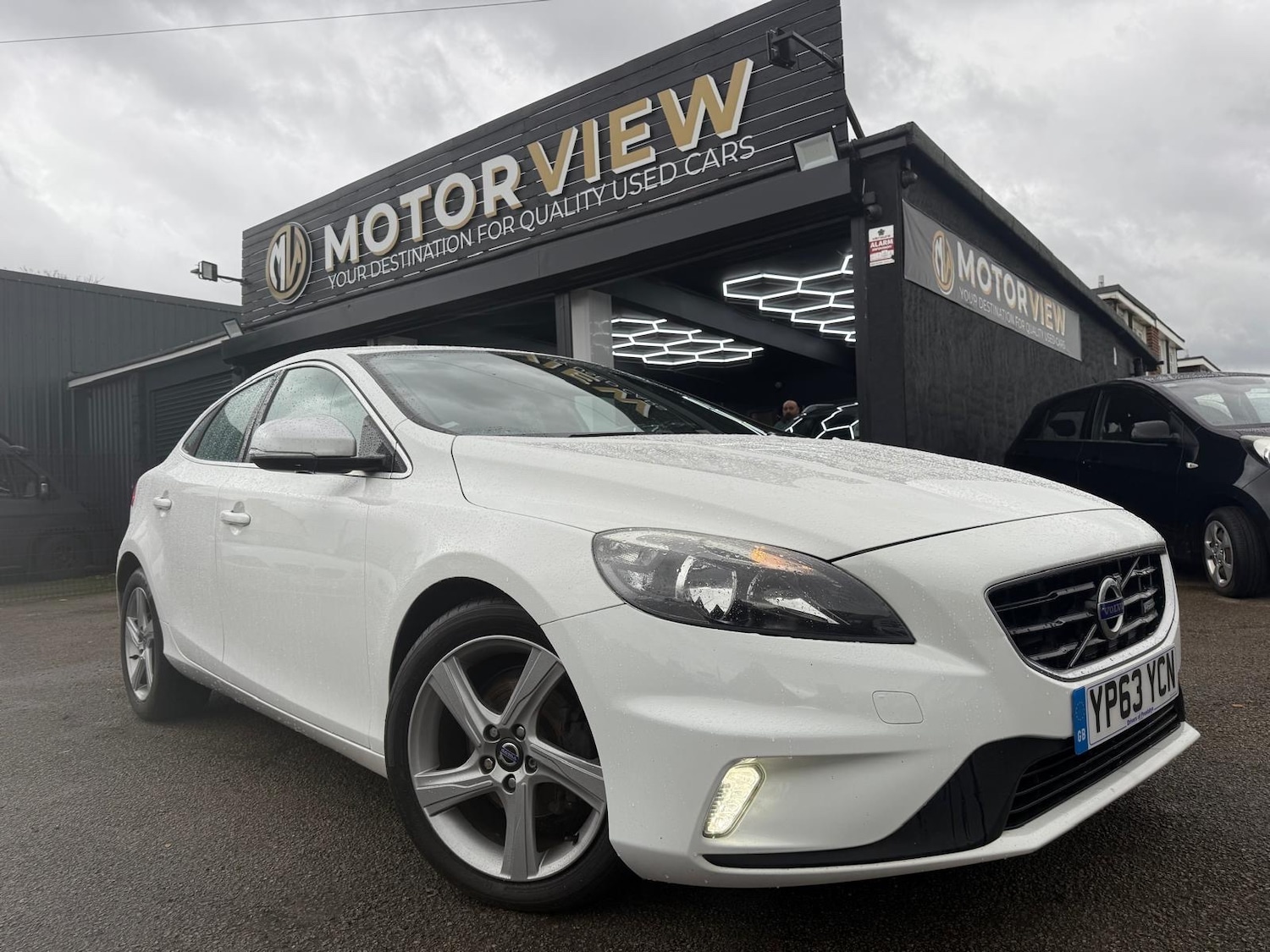 Used Volvo V40 2013 for sale - 76402669: Photo 1