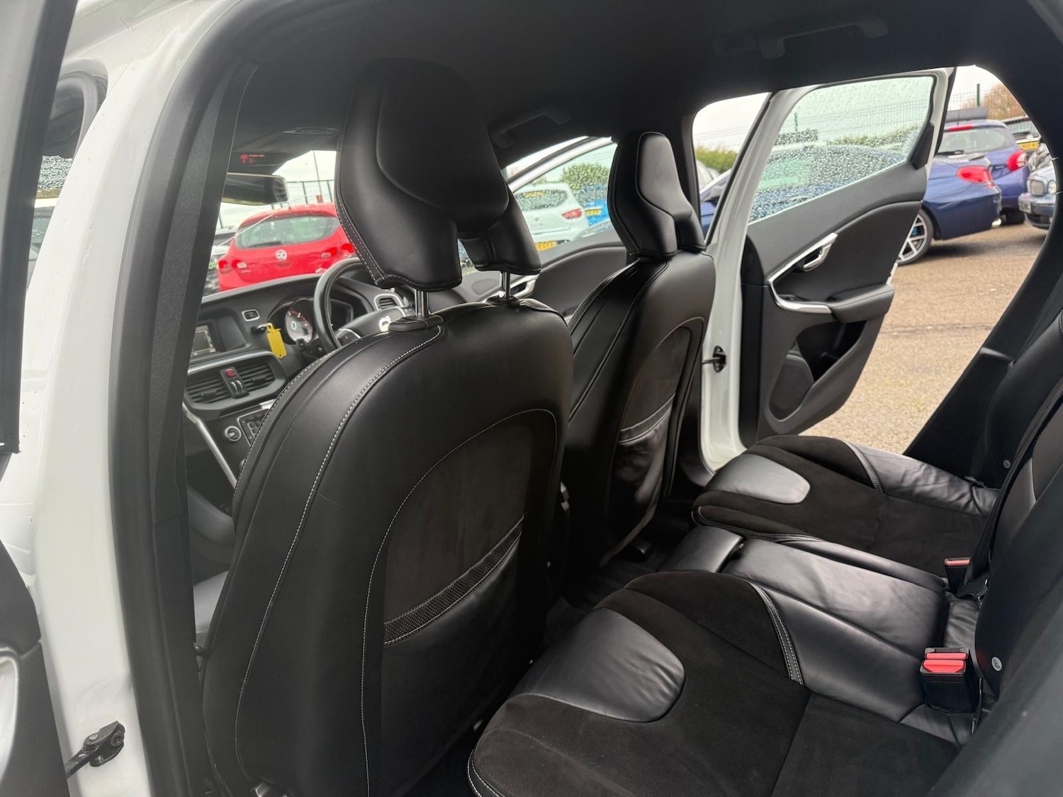 Used Volvo V40 2013 for sale - 76402669: Photo 10