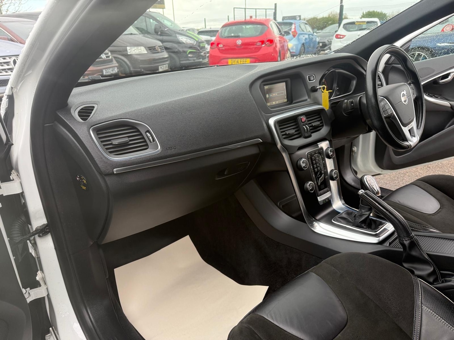 Used Volvo V40 2013 for sale - 76402669: Photo 11