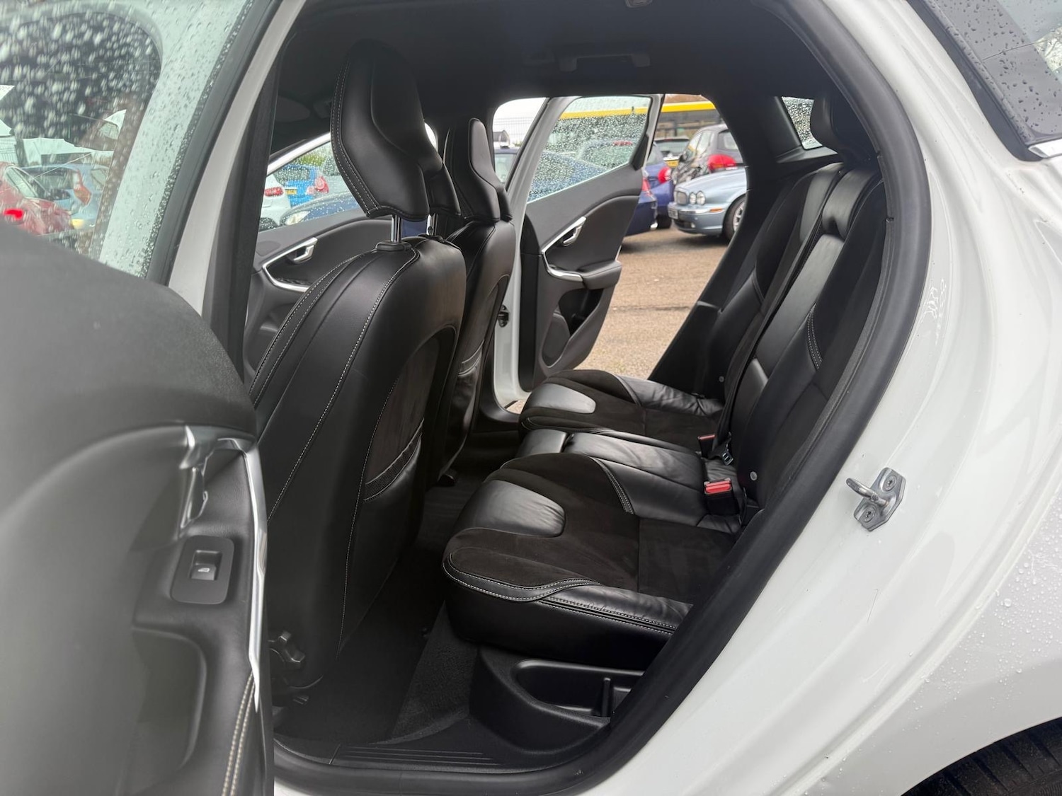 Used Volvo V40 2013 for sale - 76402669: Photo 12