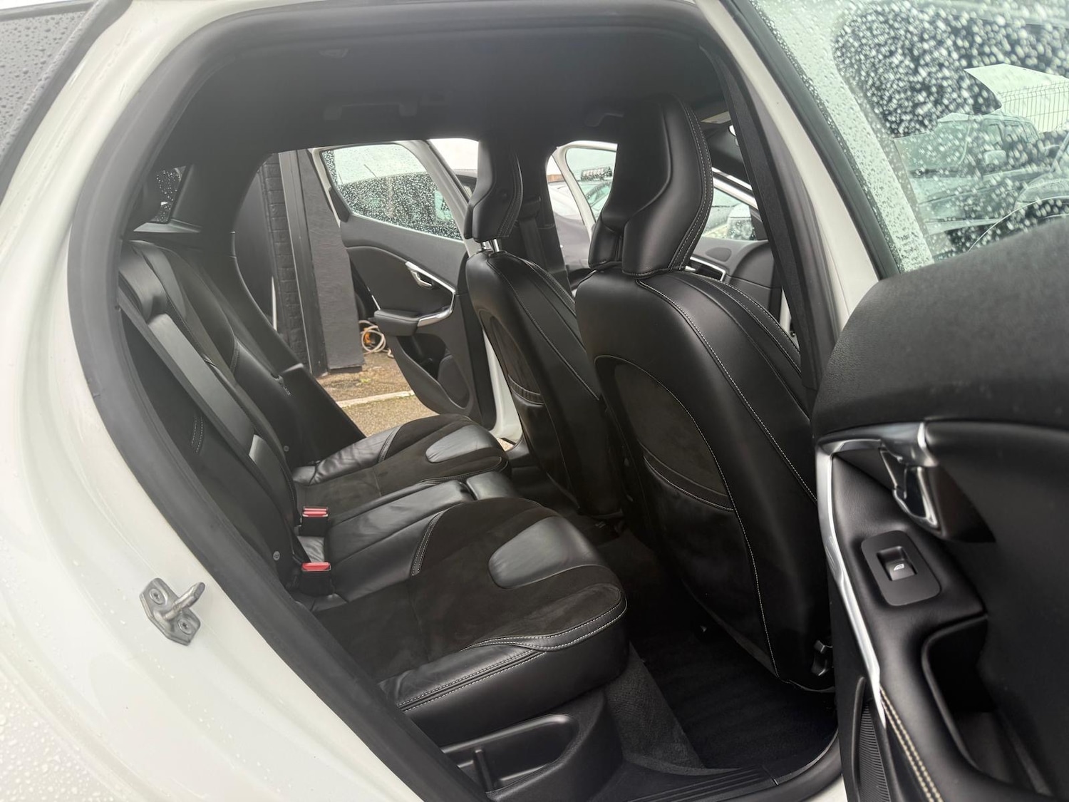 Used Volvo V40 2013 for sale - 76402669: Photo 13