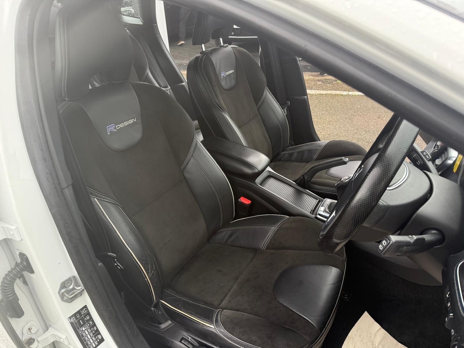 Used Volvo V40 2013 for sale - 76402669: Photo 16