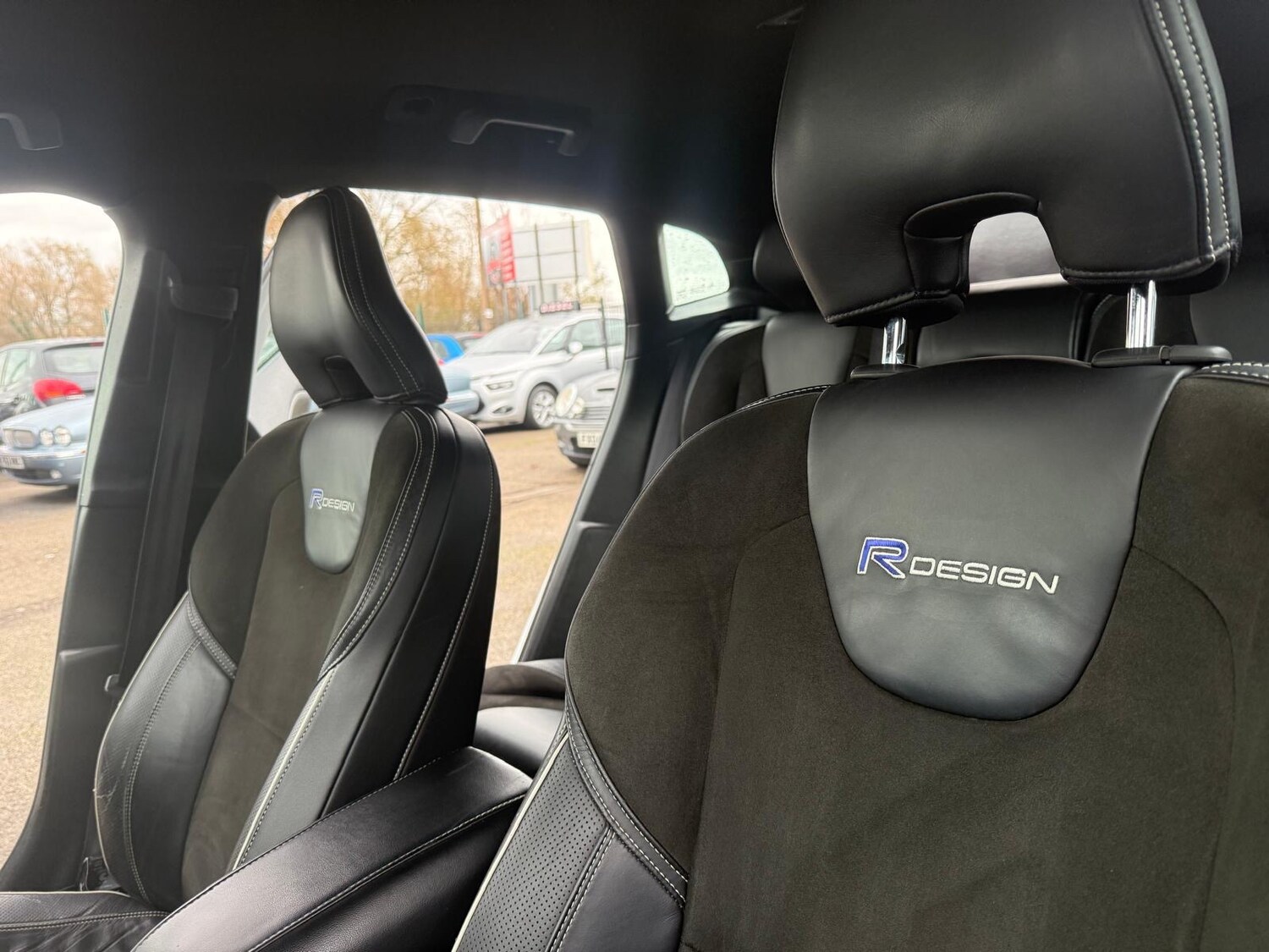 Used Volvo V40 2013 for sale - 76402669: Photo 25