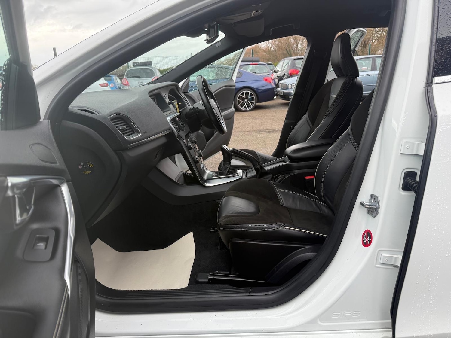 Used Volvo V40 2013 for sale - 76402669: Photo 6