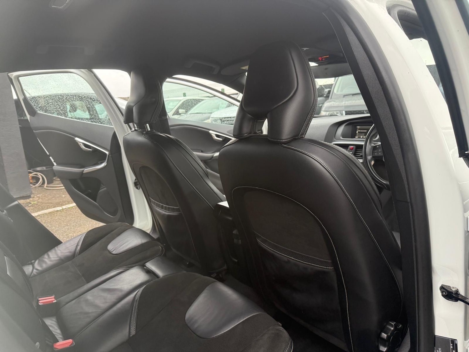 Used Volvo V40 2013 for sale - 76402669: Photo 9