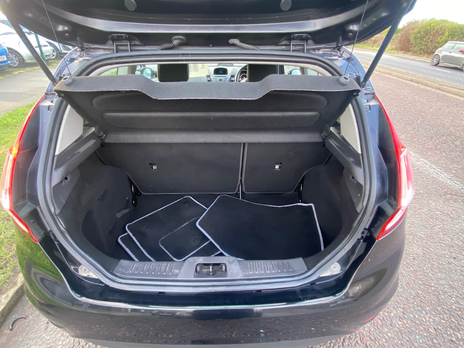 Used Ford Fiesta 2014 for sale - 77234486: Photo 9