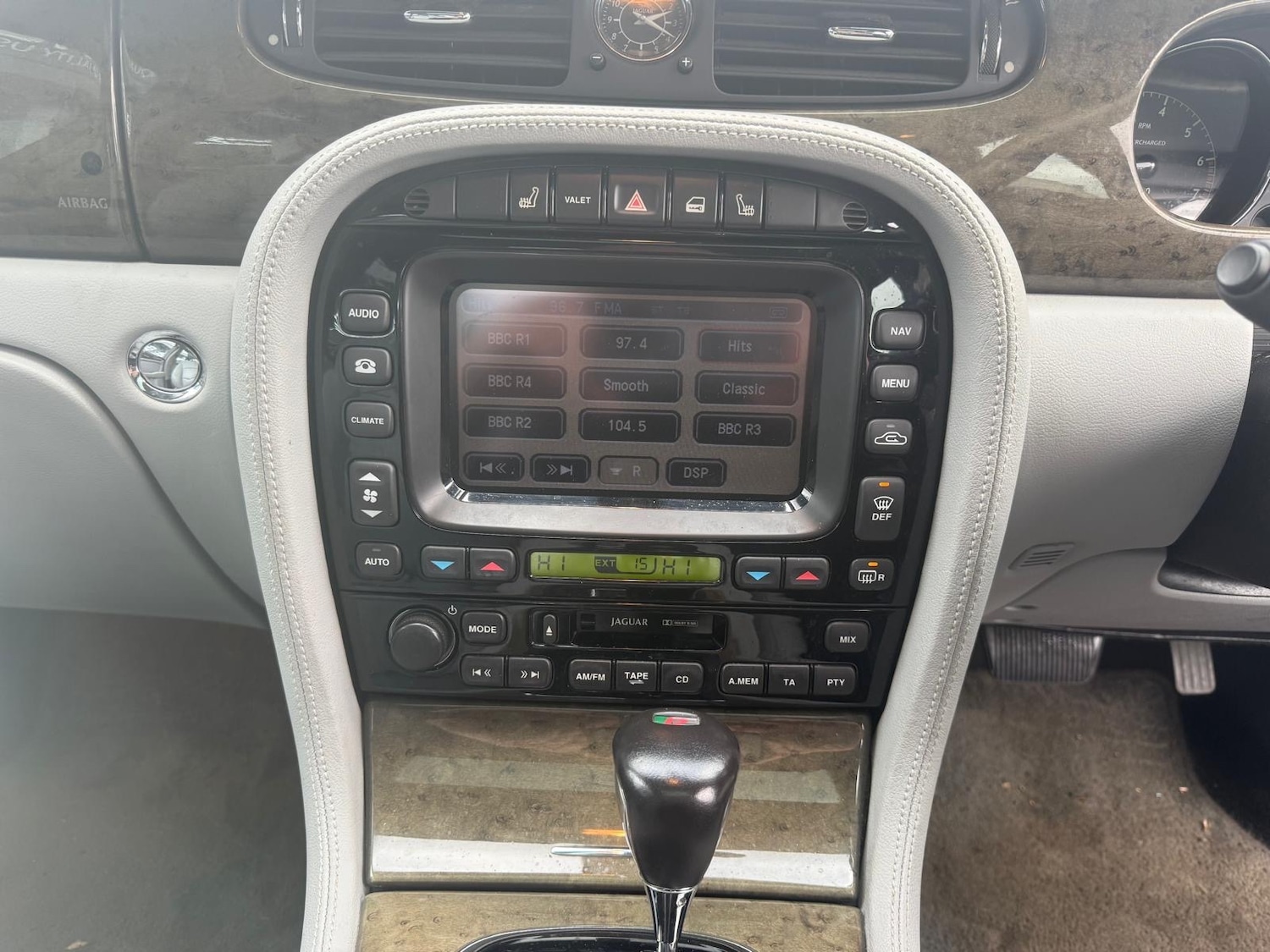 Used Jaguar XJ 2003 for sale - 76402895: Photo 17