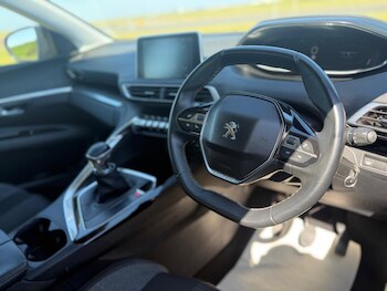 Used Peugeot 3008 2018 for sale - 76403261: Photo