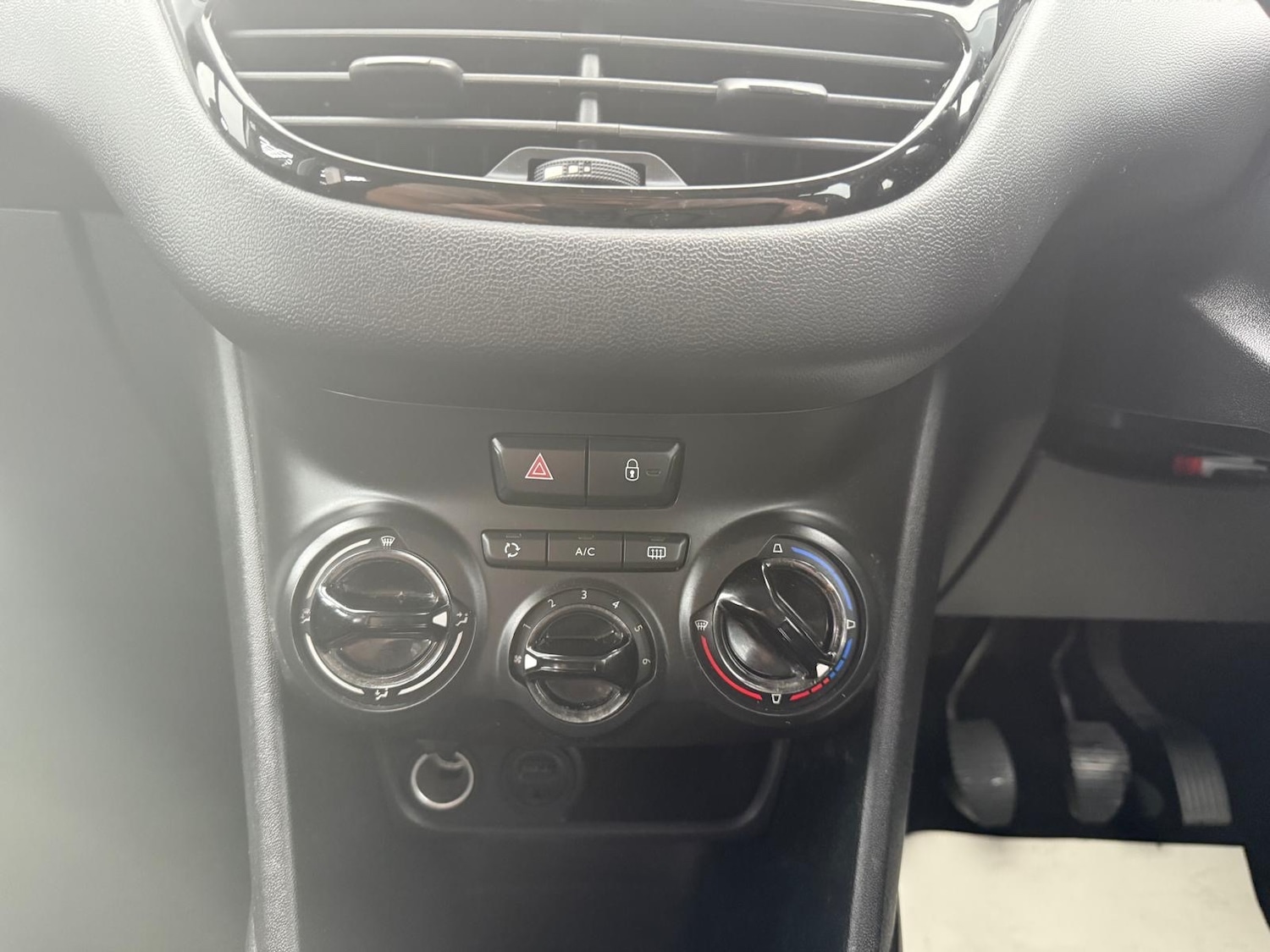 Used Peugeot 208 2014 for sale - 76461272: Photo 13