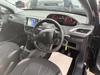 Used Peugeot 208 2014 for sale - 76461272: Photo