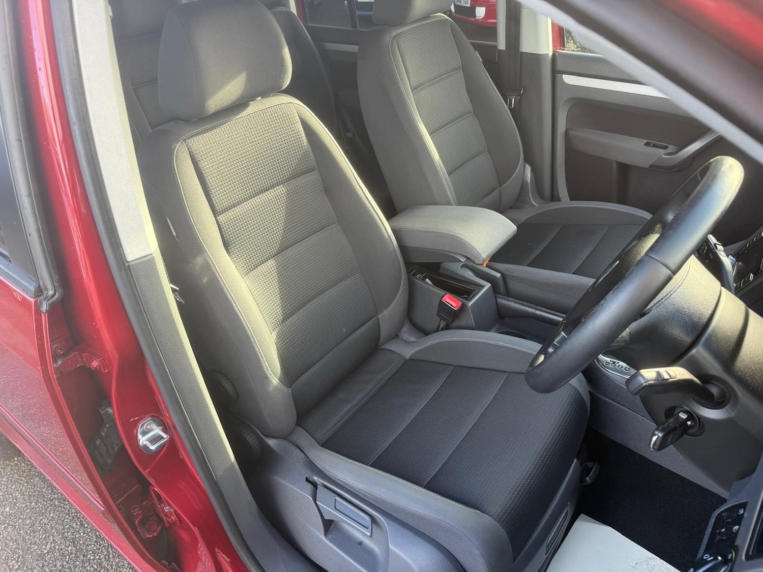 Used Volkswagen Touran 2010 for sale - 77090183: Photo 12