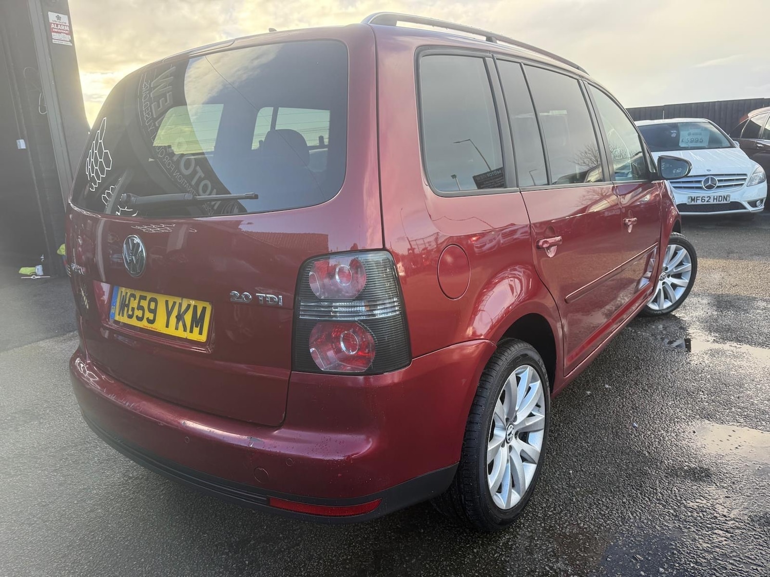 Used Volkswagen Touran 2010 for sale - 77090183: Photo 3