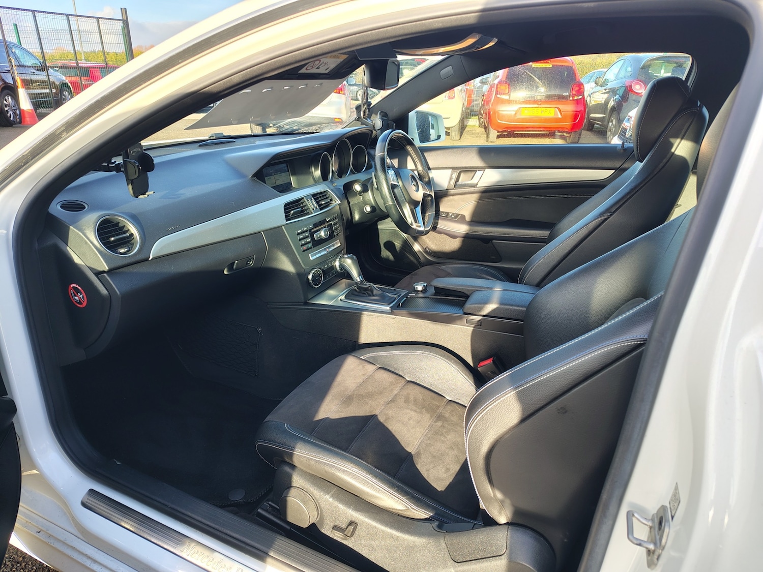 Used Mercedes-Benz C Class 2014 for sale - 77125363: Photo 15