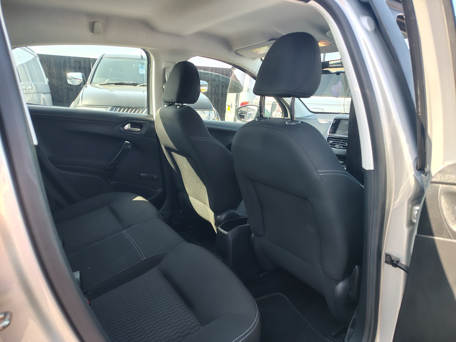 Used Peugeot 208 2016 for sale - 78162632: Photo 11