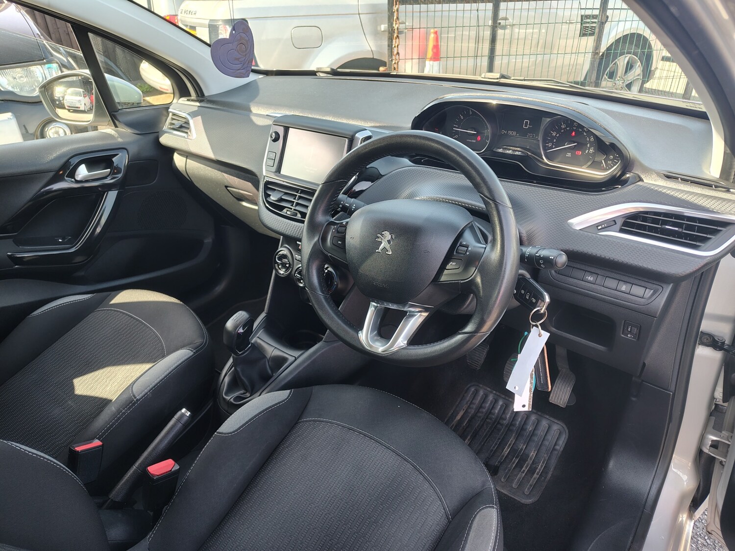 Used Peugeot 208 2016 for sale - 78162632: Photo 7