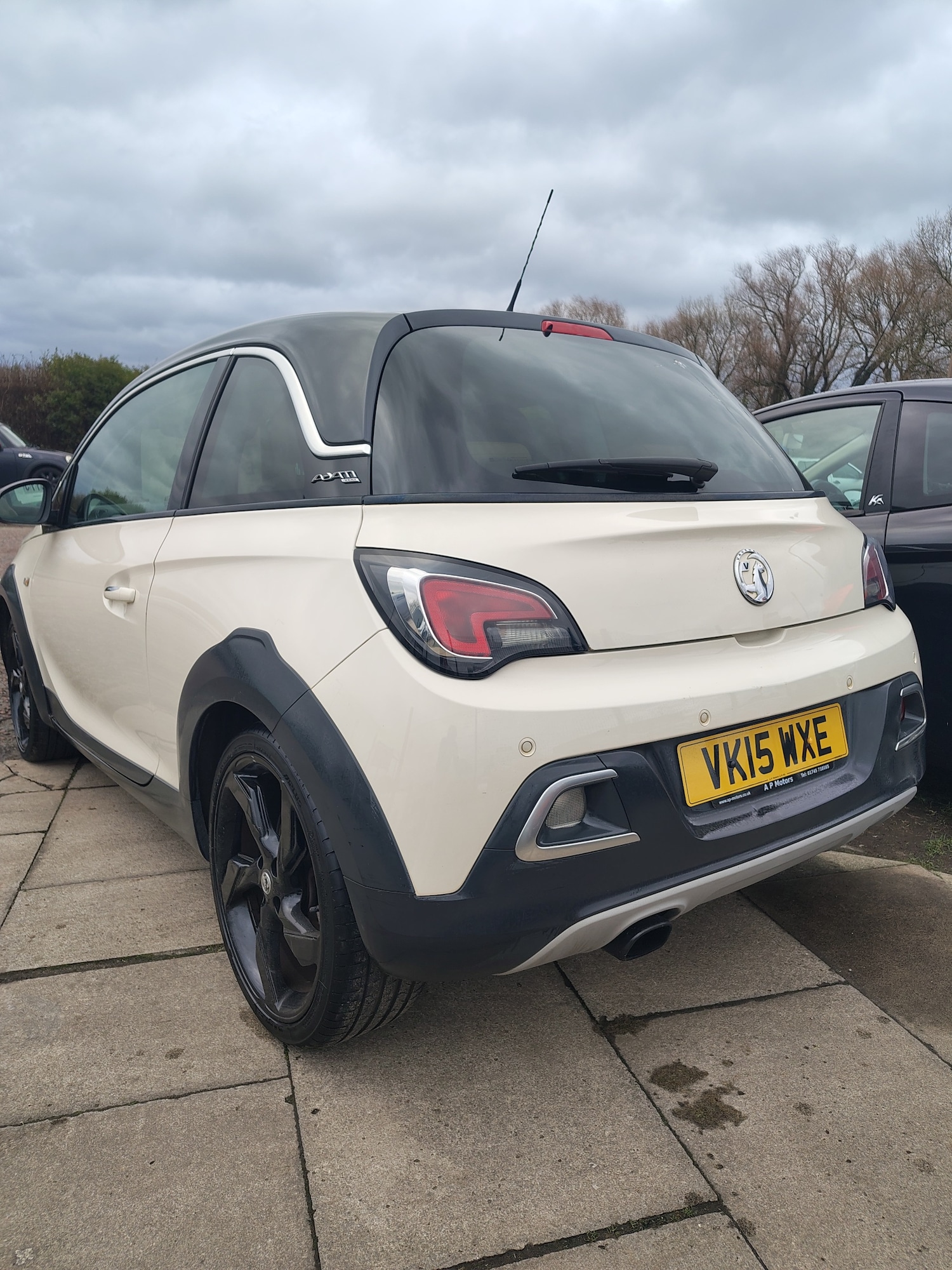 Used Vauxhall ADAM 2015 for sale - 77298572: Photo 2