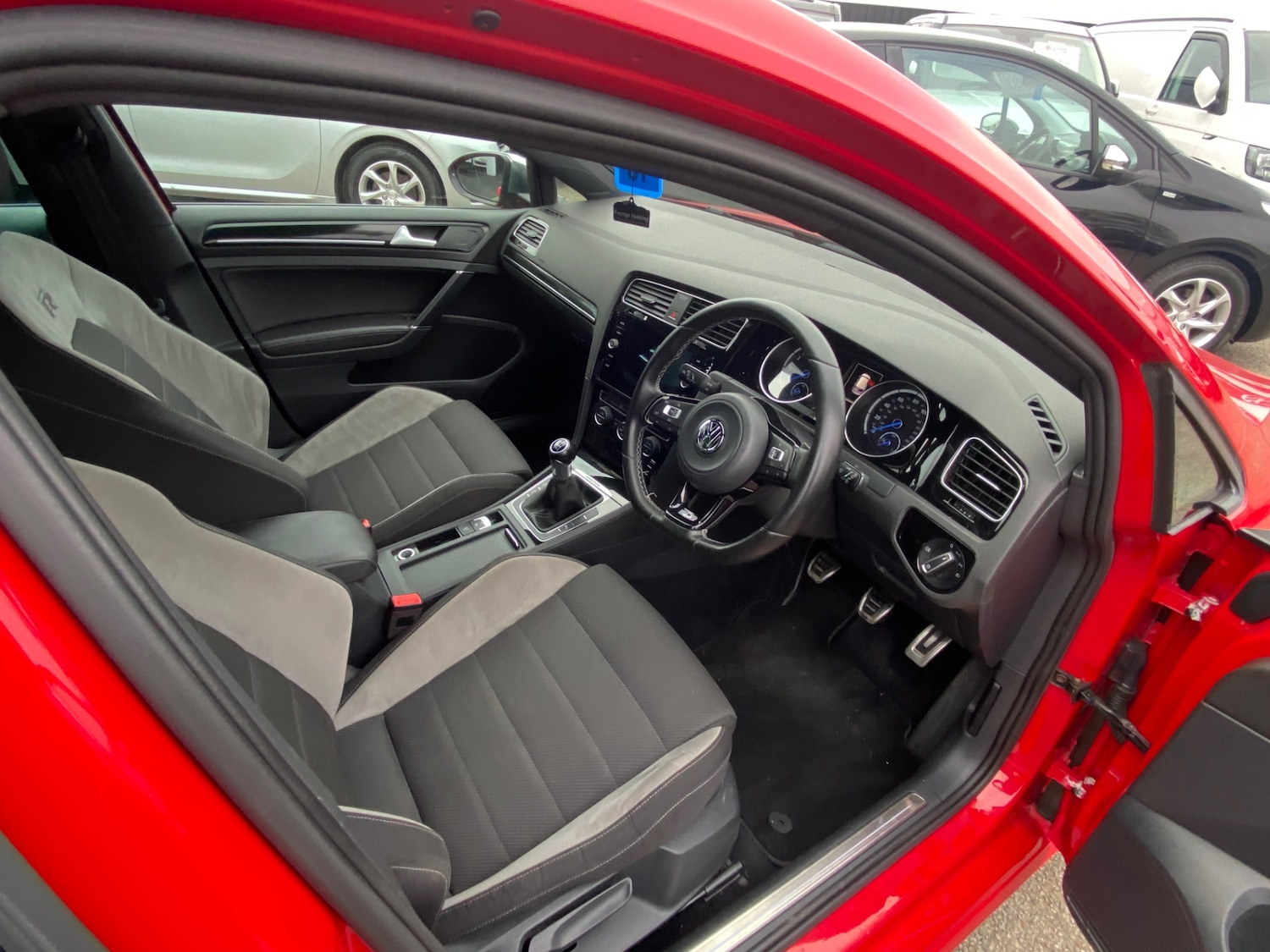 Used Volkswagen Golf 2015 for sale - 77058515: Photo 11