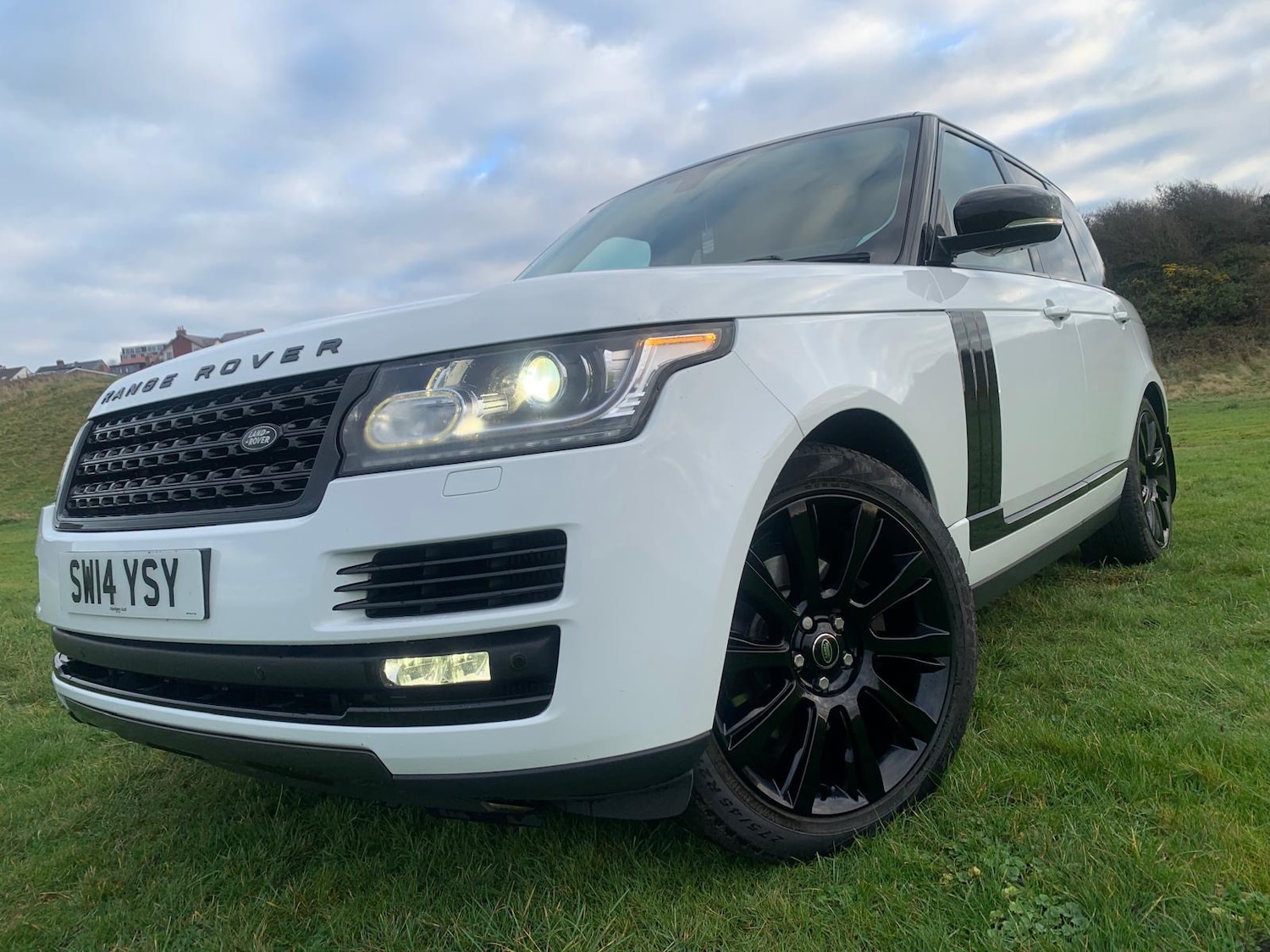 Used Land Rover Range Rover 2014 for sale - 76402929: Photo 2