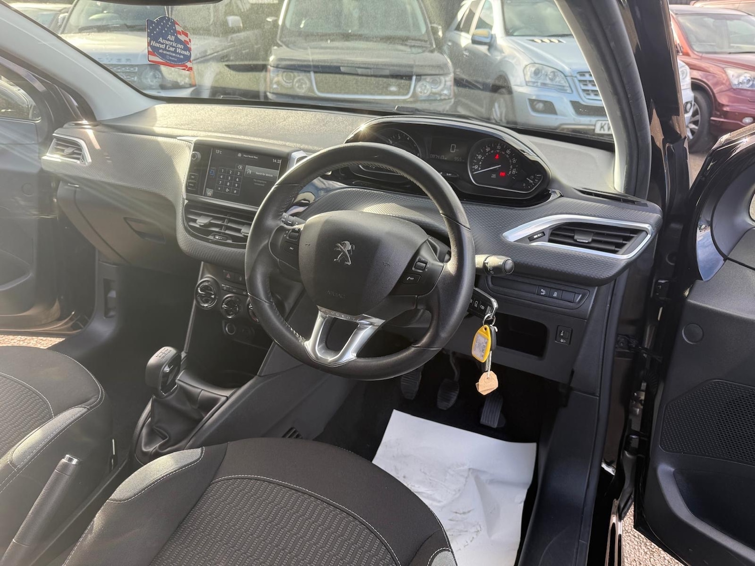 Used Peugeot 208 2015 for sale - 76403094: Photo 11