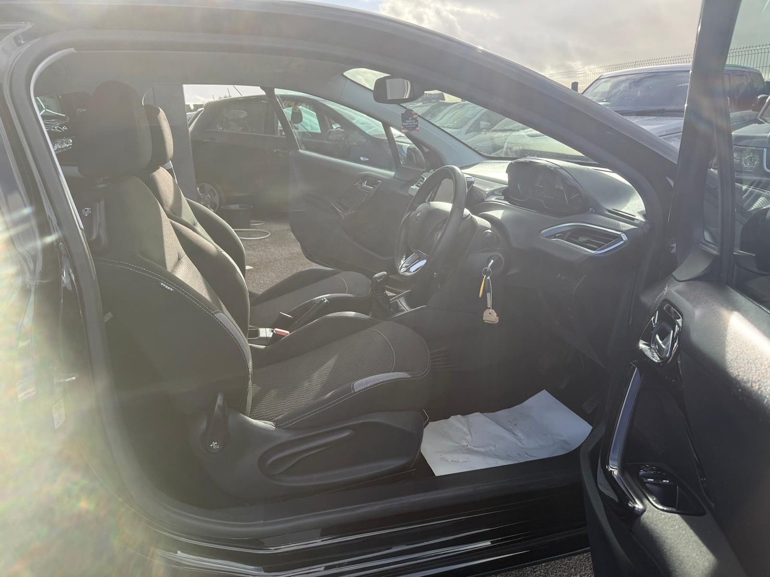 Used Peugeot 208 2015 for sale - 76403094: Photo 13