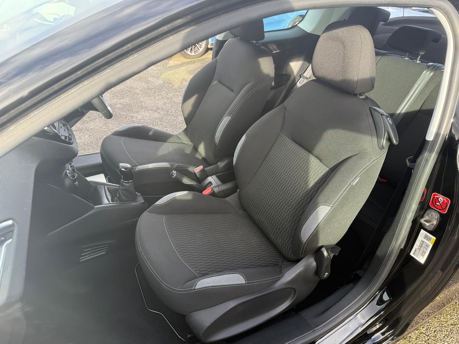 Used Peugeot 208 2015 for sale - 76403094: Photo 24