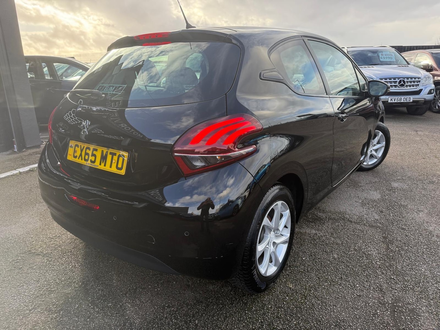 Used Peugeot 208 2015 for sale - 76403094: Photo 4