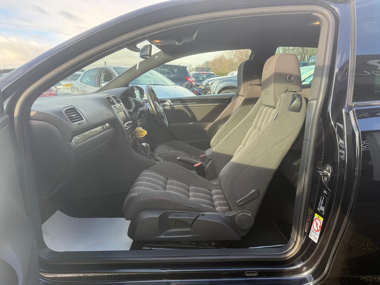 Used Volkswagen Golf 2011 for sale - 77179554: Photo 10