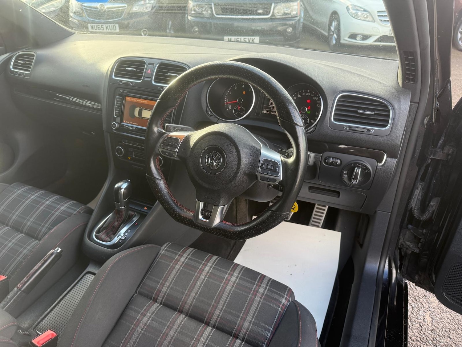 Used Volkswagen Golf 2011 for sale - 77179554: Photo 6