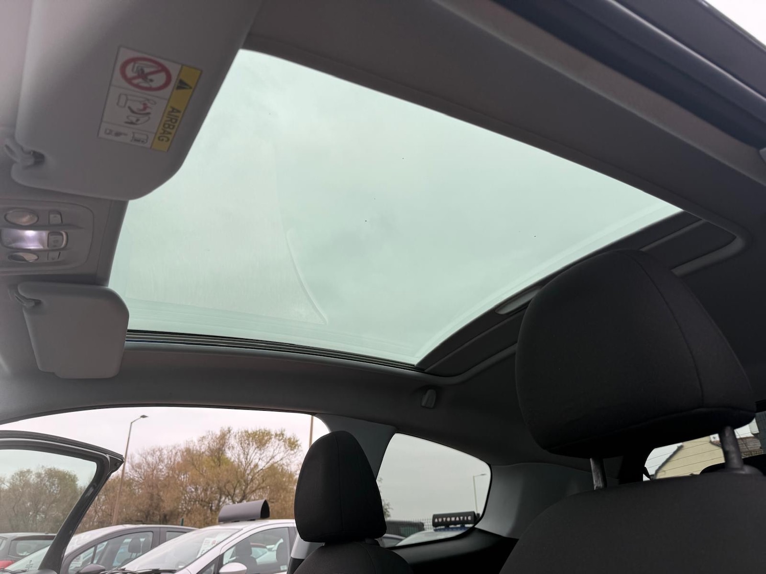 Used Peugeot 208 2015 for sale - 76402944: Photo 21