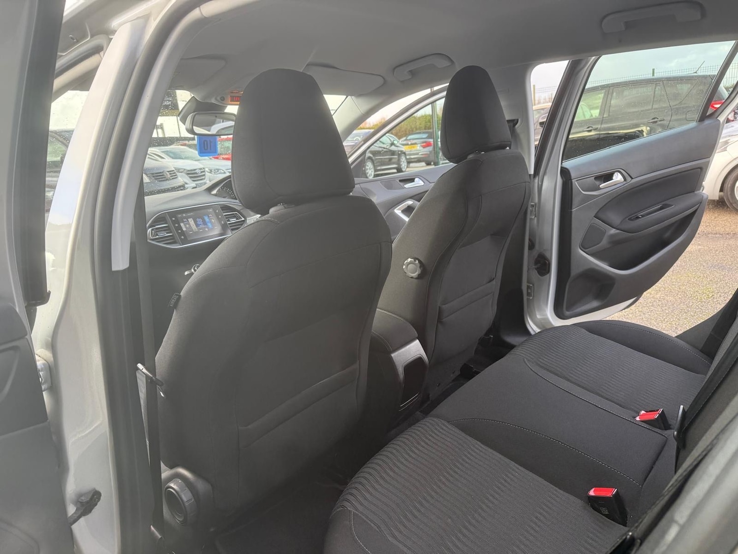 Used Peugeot 308 2016 for sale - 76757463: Photo 11